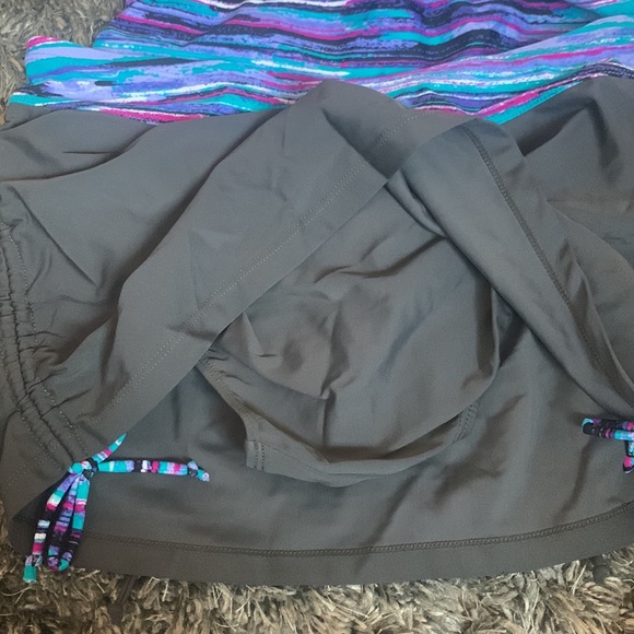 Women's 2 Pieces Tankini Set Swimsuits with Skirt Size Small - Picture 4 of 5